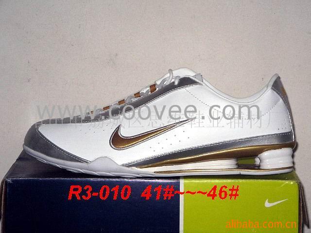 NIKESHOXR3Ь