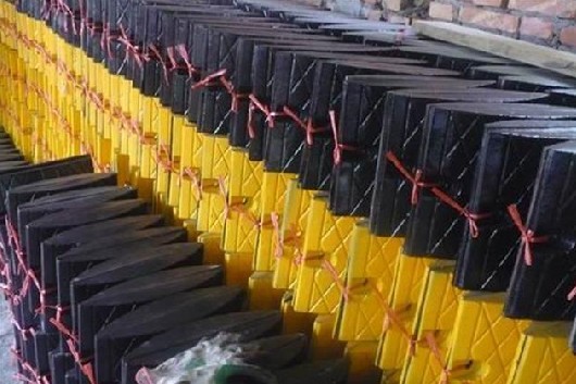广西减速带_深圳减速带_橡胶减速带_铸钢减速带_路拱_减速带生产商_深圳交通设施