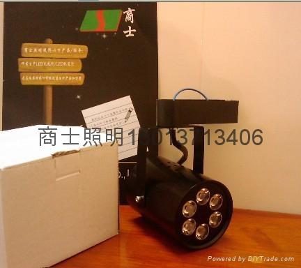 LED(222)