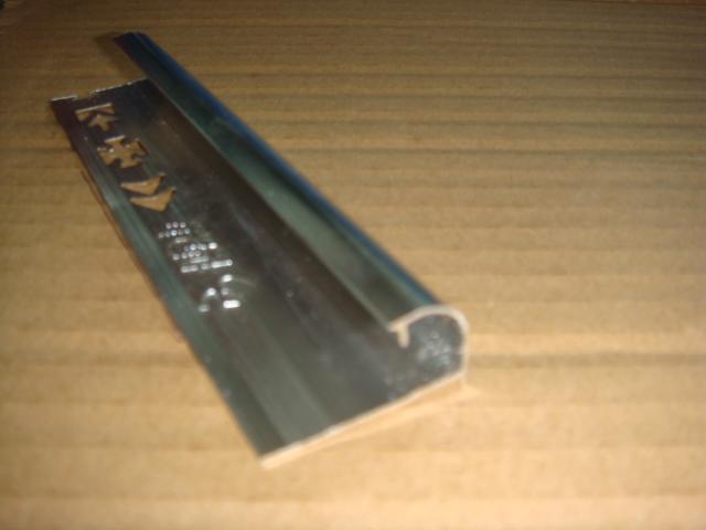 Ͻ(12B7)