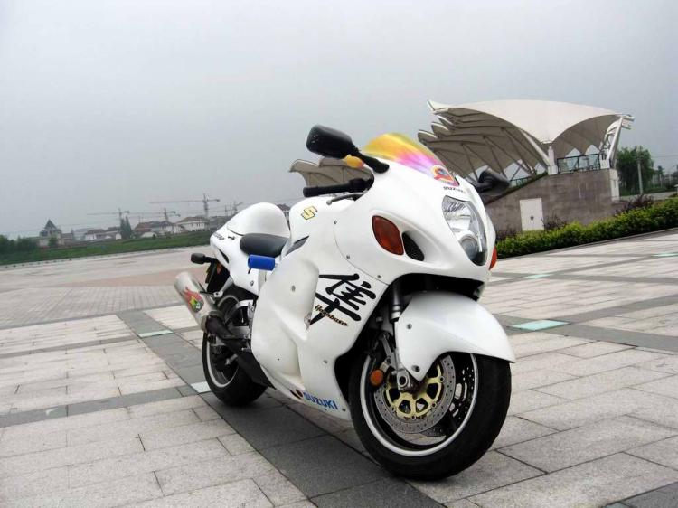 ľGSX1300