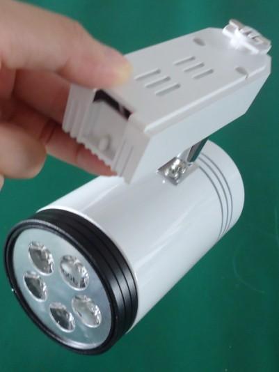 led·1()
