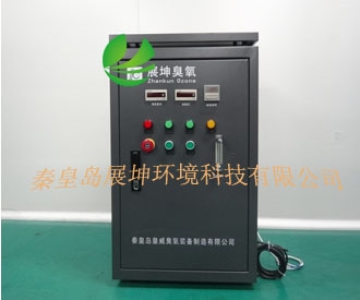 (002)
