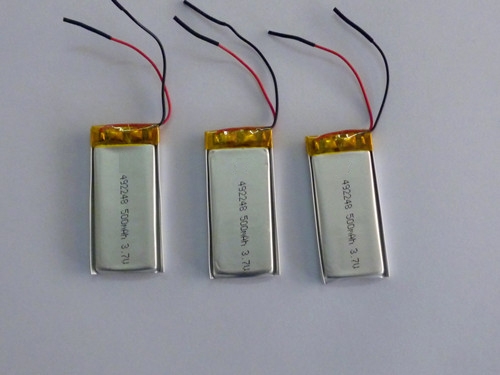 С3.7V﮵