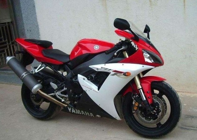 YZF-R7Ħг