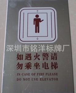 (04)