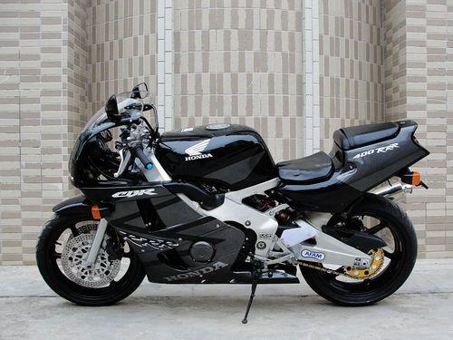 CBR400RRĦг