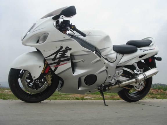 ľGSX1300RK8