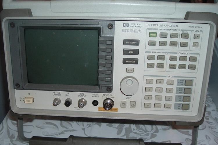 ^-^HP8562B