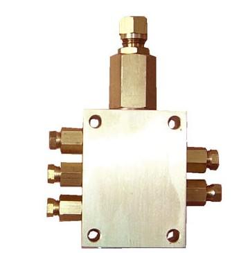 TLR