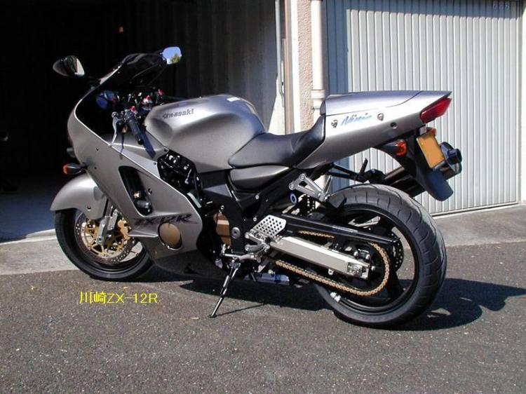 川崎摩托车zx-12r摩托车跑