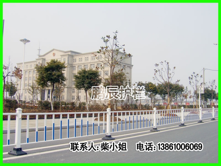 (001)