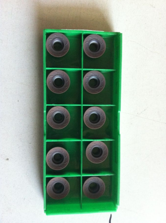 R8ӲʺϽƬ