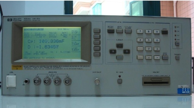 HP4284A+HP4284A