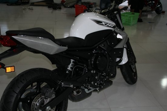 XJ-6NĦг