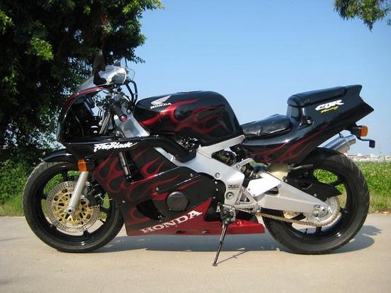 CBR400RRĦг