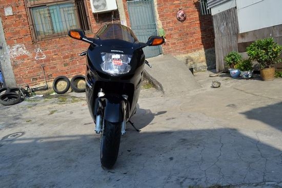 ﳬCBR1100XX