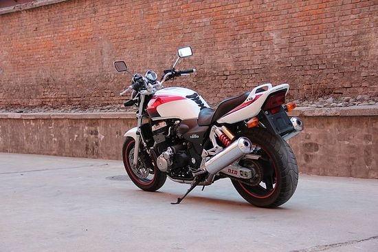 CB1300Ħг