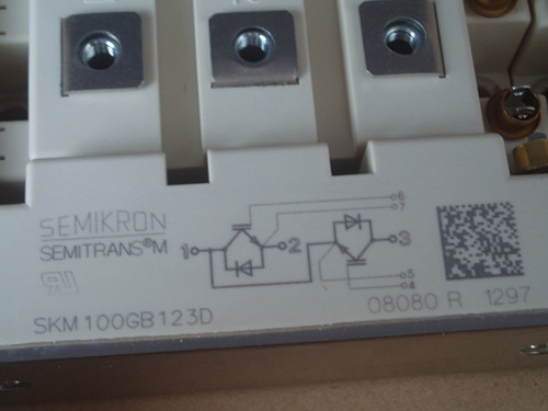 ſSKM100GB123D