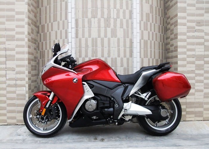 VFR1200FĦг