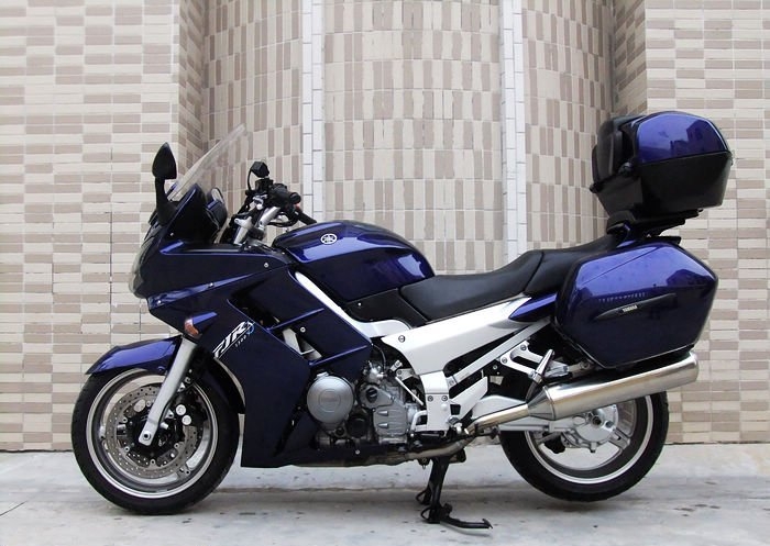 雅马哈fjr1300摩托车