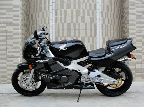 CBR400RRRĦг