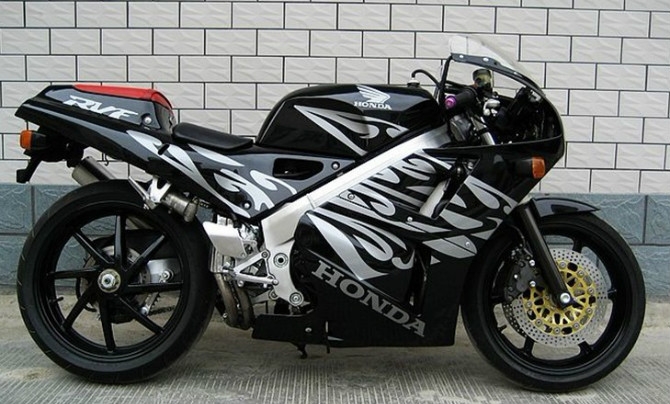VFR400R