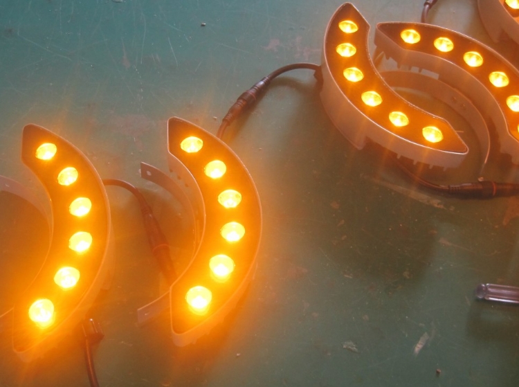 ӦLED