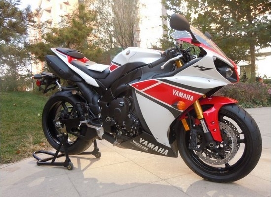 YZF-R1