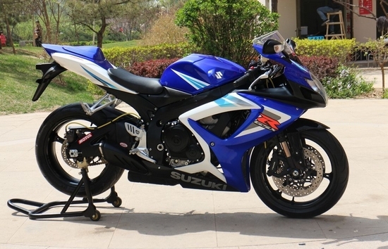 ľGSX-R750