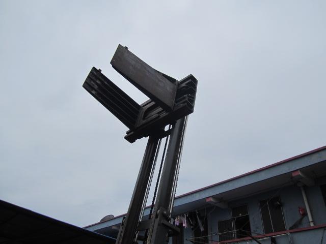内燃抱夹叉车、3吨夹抱机经销||放心购买