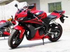 CBR600RRĦг