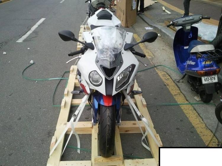 S1000RRĦг