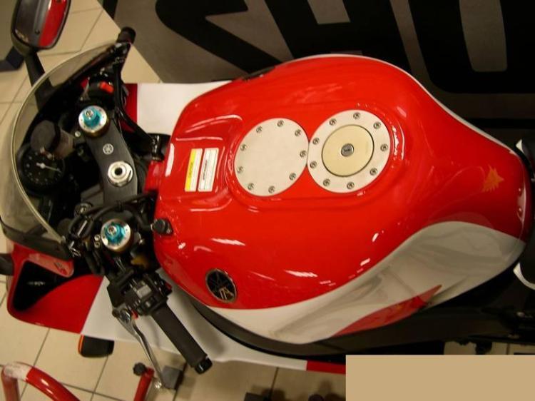 YZF-R7Ħг
