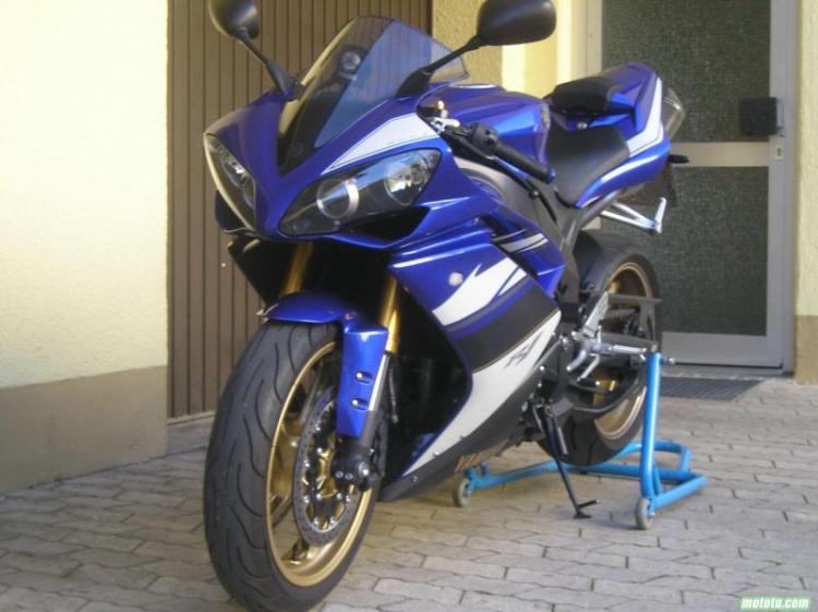 YZF-R1ĦгӦ