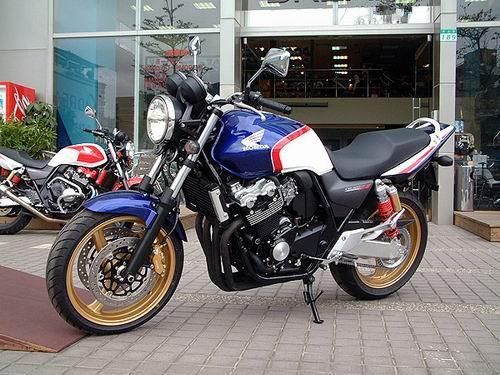 ֱCB400Ħг