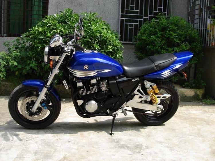 XJR400