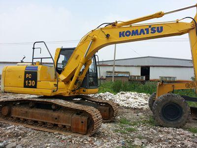 自己干活车=厦门二手小松130挖掘机价格