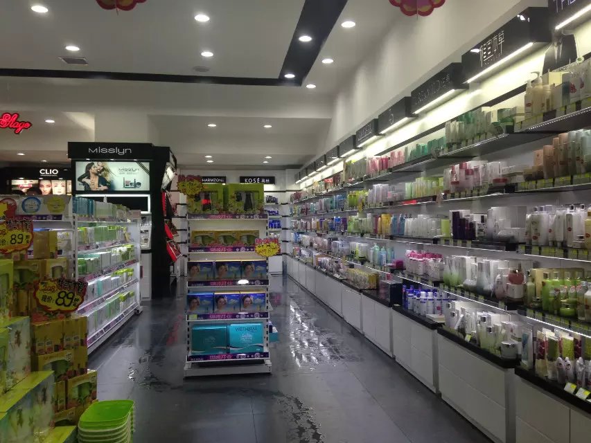 武汉展柜公司为您提供烤漆柜玻璃柜制作加工