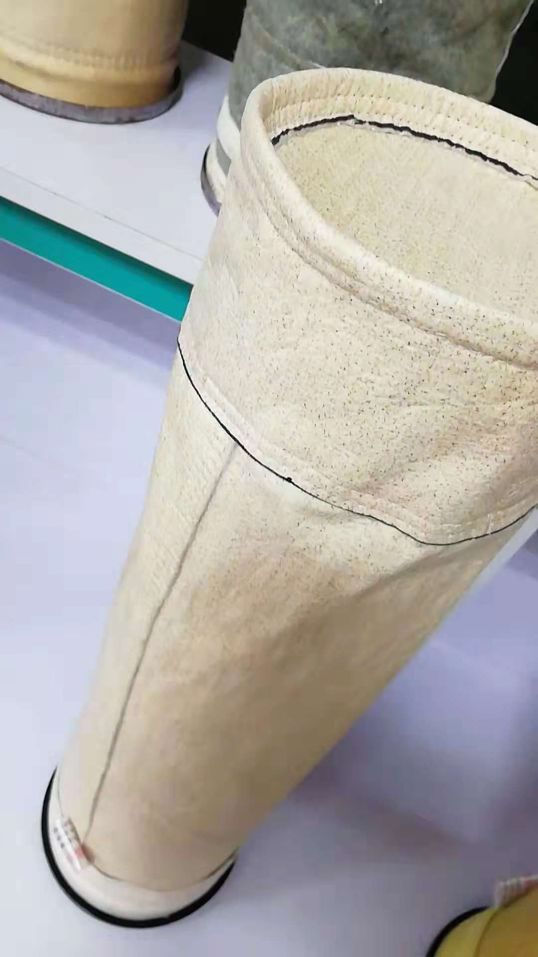 γ