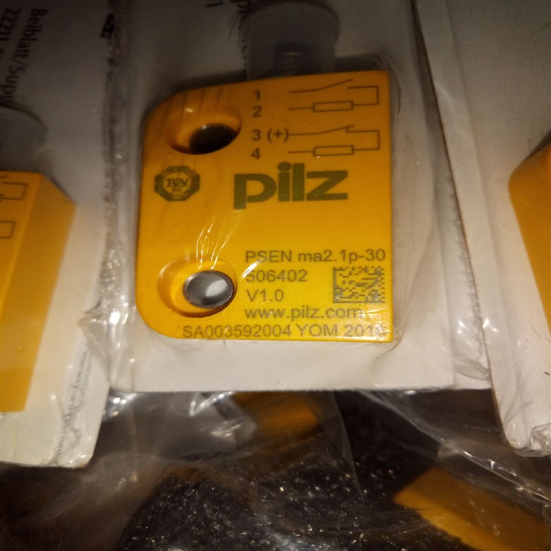750126$$PILZ@PNOZ s6.1 24VDC 3 n/o 1 n/c℗©®ƤϺ