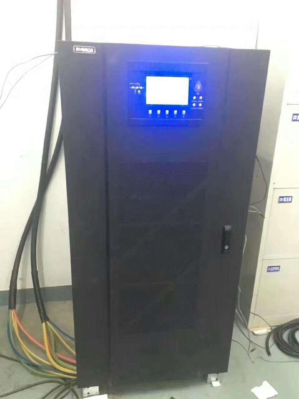 ɽUPSΪUPS