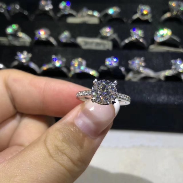 һצĪɣʯָ 18K׽𶩻