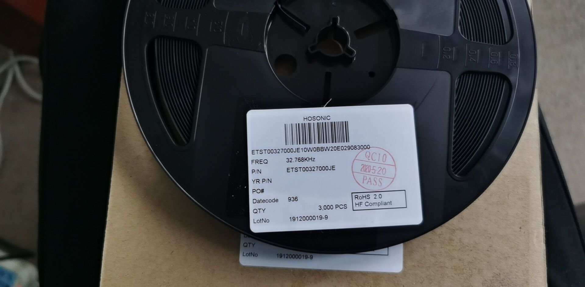 鸿星晶振代理商,ETST00327000JE晶振