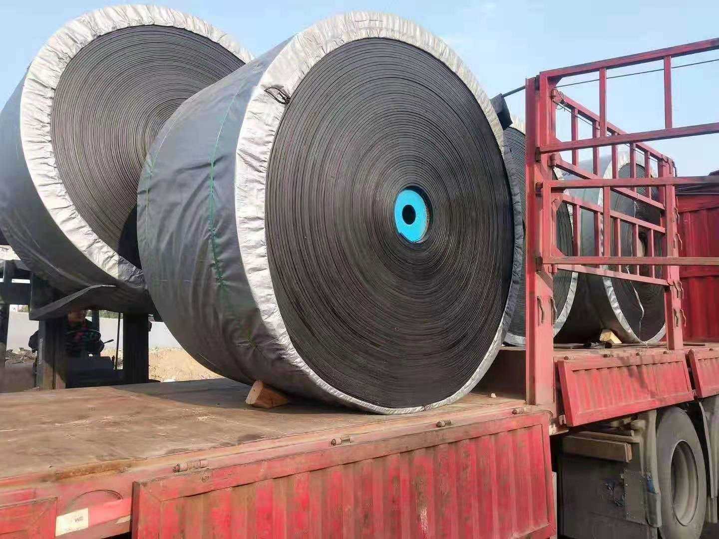 尼龙橡胶输送带耐磨橡胶输送带