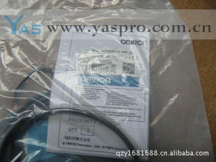 OMRONE2A-M12KN08-WP-B1