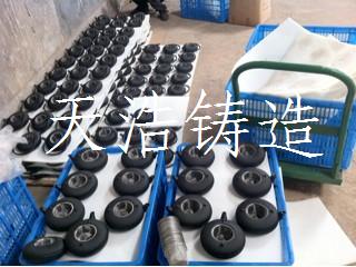 00.8L圆条纹铸铁壶