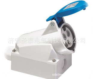 明装工插座IP44