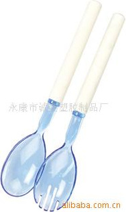 马记厨房用品-木柄沙拉勺尼龙厨具