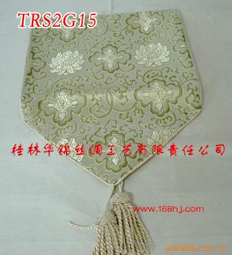 厨具.礼品.靠垫.包。酒套.纸巾盒.蜡染桌旗